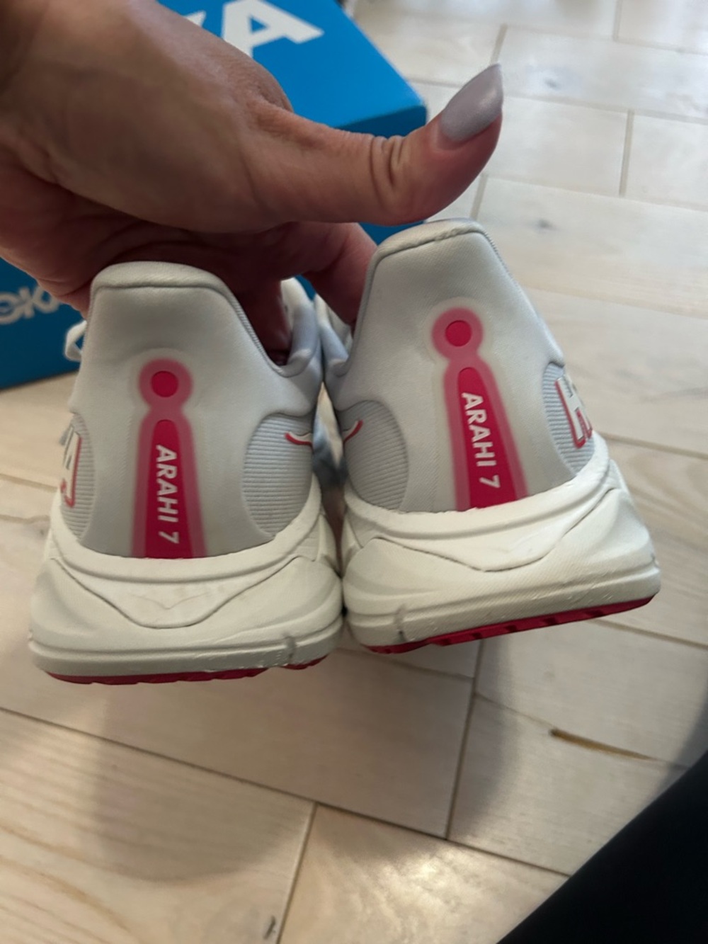 HOKA W AHARI 7 running shoes. - Picture 6 of 16